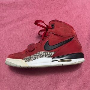 Nike Boy's Size 6Y Air Jordan Legacy 312 Red/Black Shoes AT4040-601
